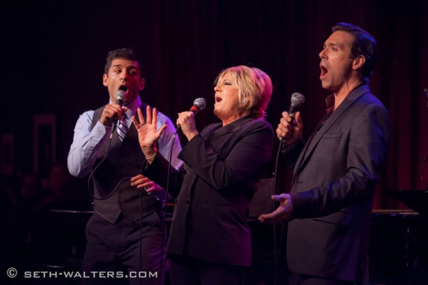 Photo Flash: Liza Minnelli and Barry Manilow Cheer Lorna Luft at Birdland  Image