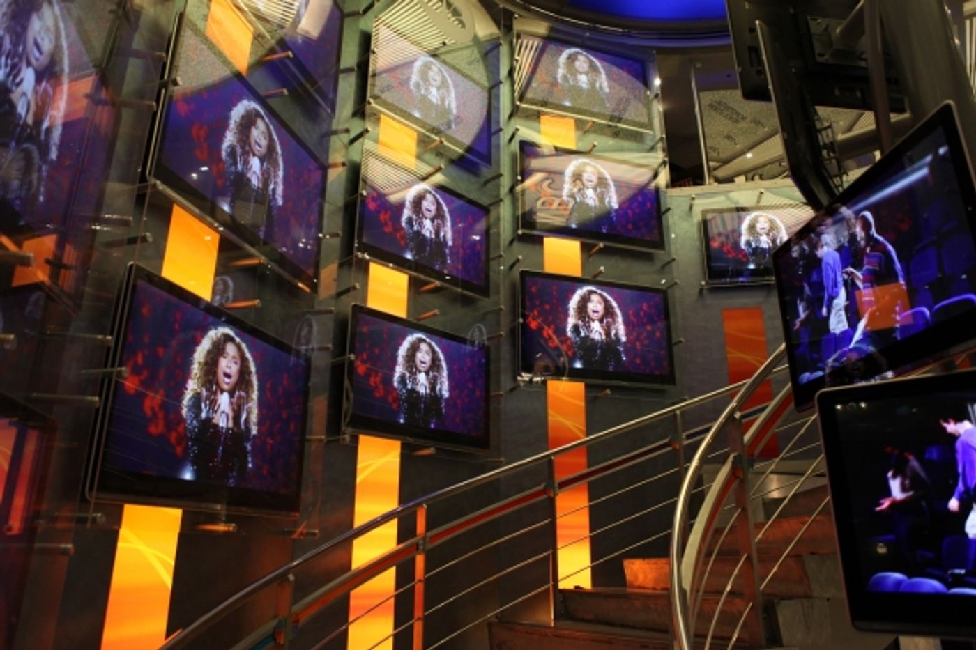 Photo Coverage: Megan Hilty, Marc Shaiman & Scott Wittman Sign 'Bombshell' Albums  Image