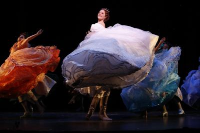 Laura Osnes Photo