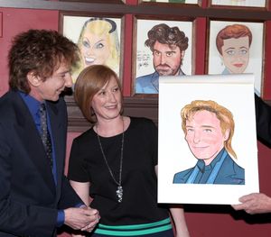 Barry Manilow with American Theatre Wing Executive Director Heather Hitchens @ BroadwayWorld Barry Manilow with American Theatre Wing Executive Director Heather Hitchens Photo