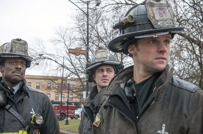 Pictured: (l-r) Eamonn Walker as Battalion Chief Wallace Boden, Taylor Kinney as Kell Photo