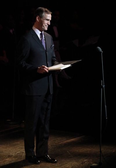 Howard McGillin
 Photo