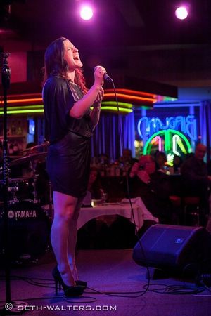 Carrie Manolakos Photo