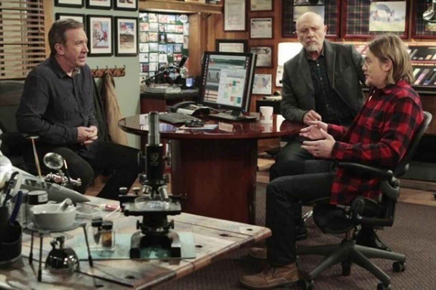 Photo Flash: LAST MAN STANDING's 'Breaking Curfew'  Image