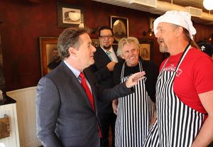 Piers Morgan, Penn Jillette, Gary Busey, Trace Adkins Photo