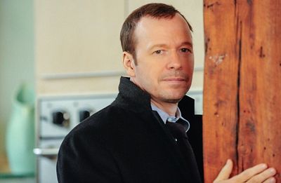 "Protest Too Much"-- Danny (Donnie Wahlberg) works the case of an off duty cop who tr Photo