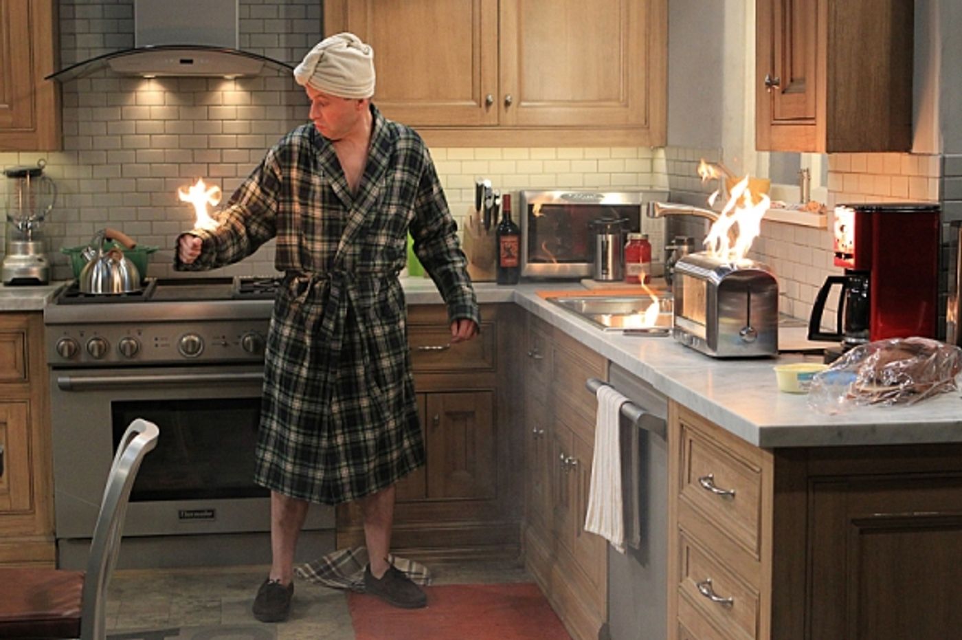 Photo Flash: TWO AND A HALF MEN's 'The 9:04 from Pemberton,' Airing 3/7  Image