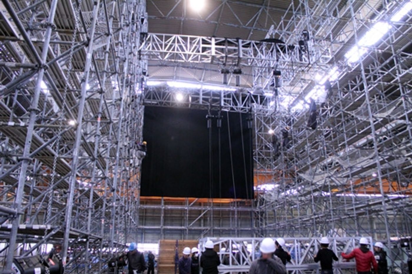 Photo Flash: Building the Set of THE LITTLE MERMAID in Tokyo  Image