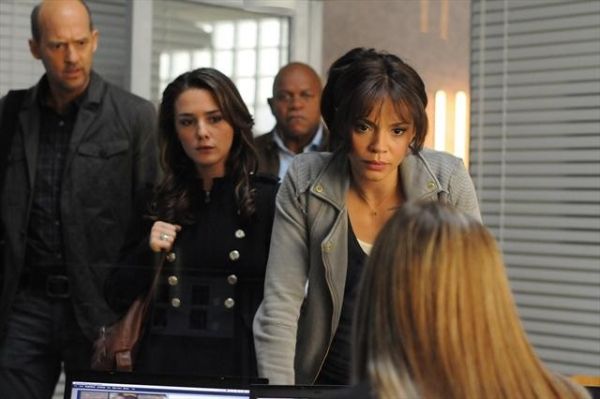 ANTHONY EDWARDS, ADDISON TIMLIN, CHARLES DUTTON, CARMEN EJOGO Photo
