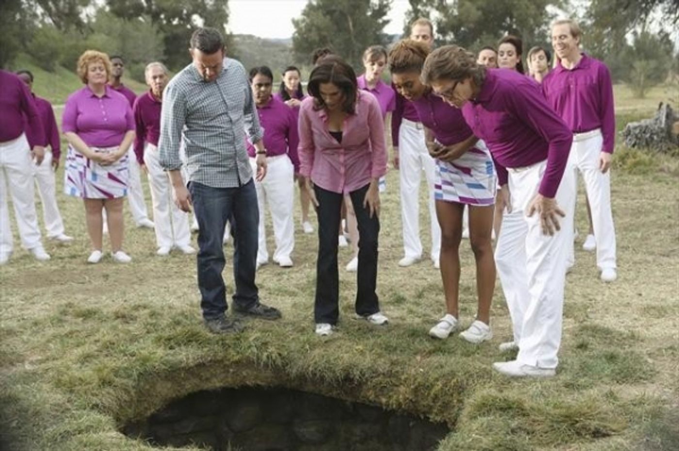 Photo Flash: First Look - THE NEIGHBORS' 'Sing Like a Larry Bird,' Premiering 3/13  Image