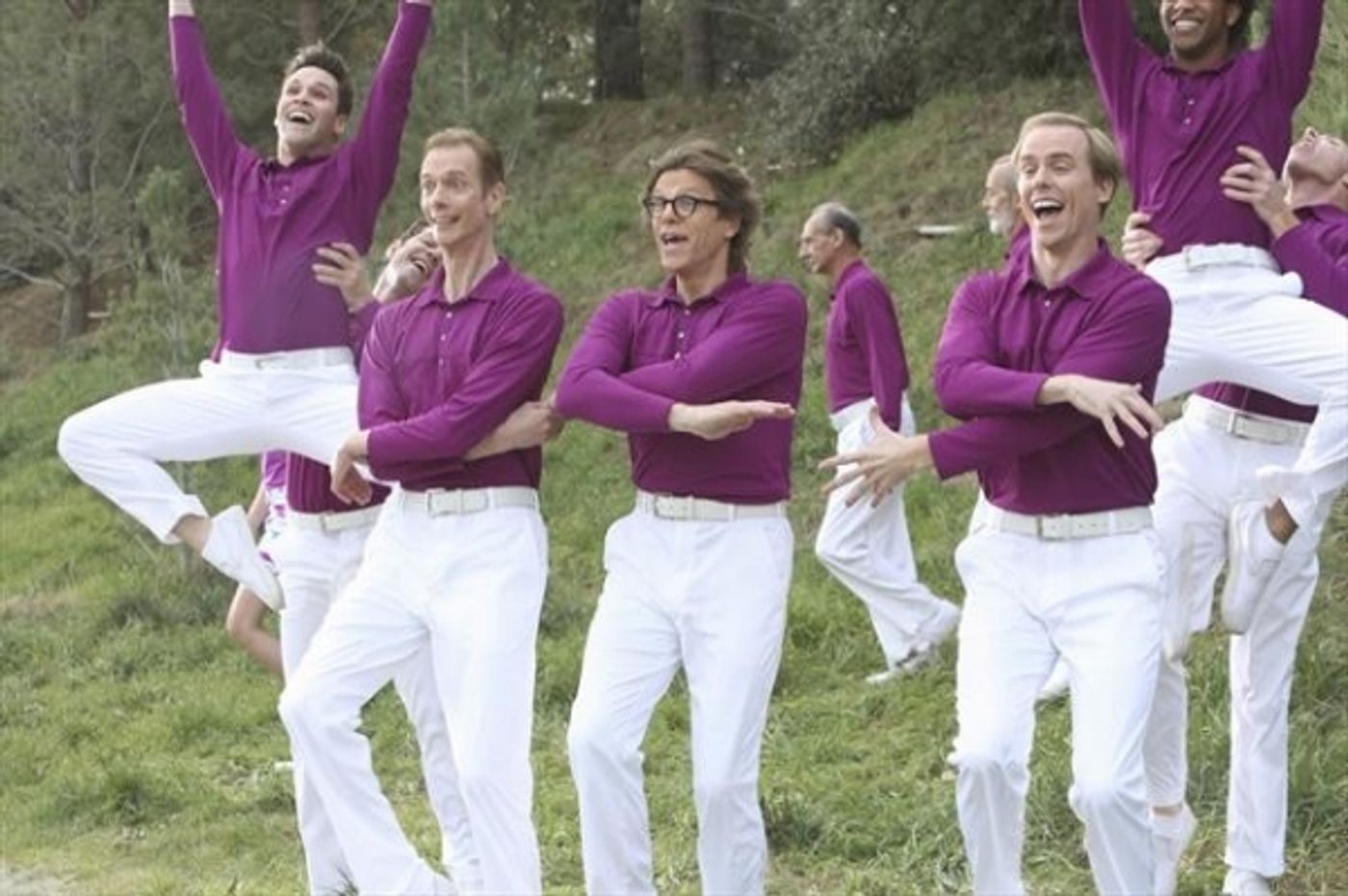 Photo Flash: First Look - THE NEIGHBORS' 'Sing Like a Larry Bird,' Premiering 3/13  Image