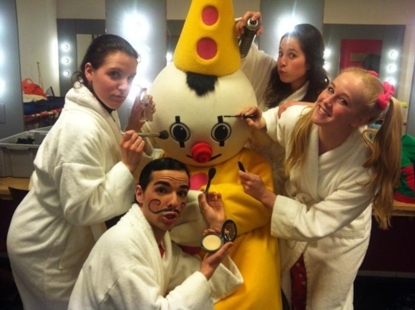 Photo Flash: Saturday Intermission Pics, Feb 23, Part 2 - LES MIS Tour Preps for the Oscars, HANDS ON A HARDBODY and More!  Image