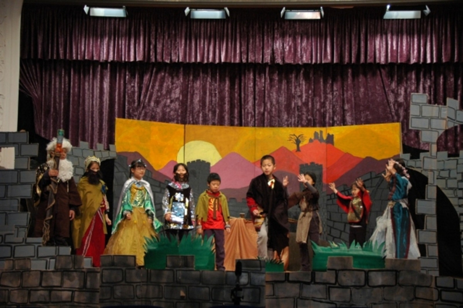 Photo Flash: First Look at Beijing Playhouse Academy's KING ARTHUR AND GUINEVERE — photo 7 of 10