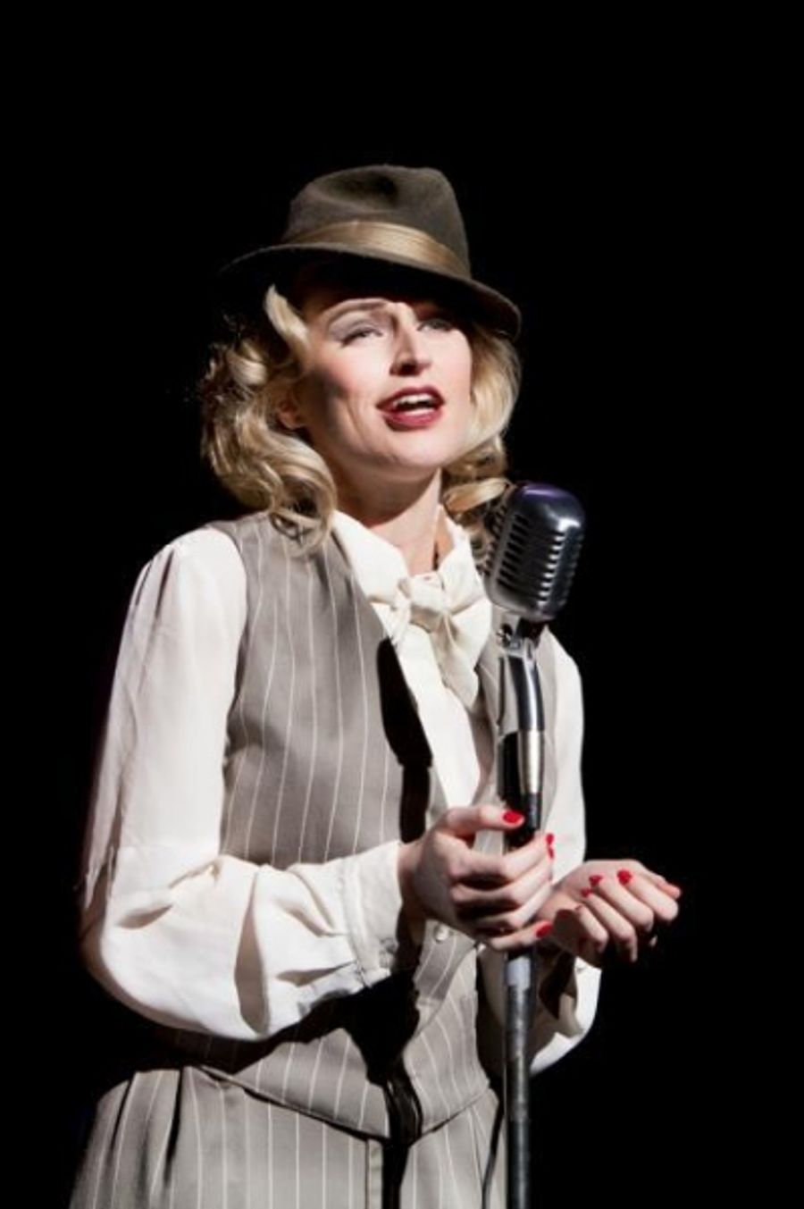 Photo Flash: First Look at Frances Ruffelle and More in West End's PIAF Image