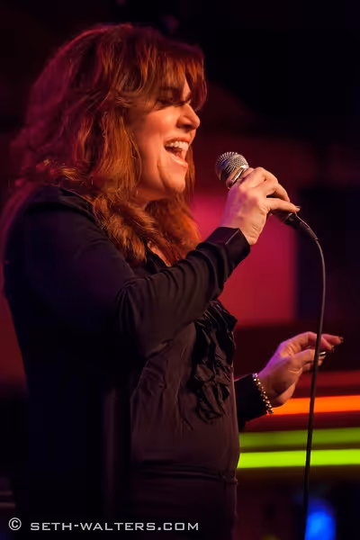 Debbie Gravitte Photo