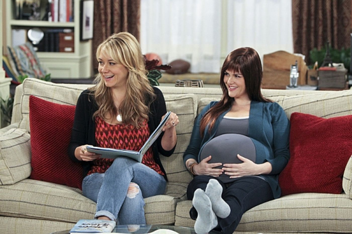 Photo Flash: First Look - RULES OF ENGAGEMENT's 'Baby Talk,' Airing 3/11  Image