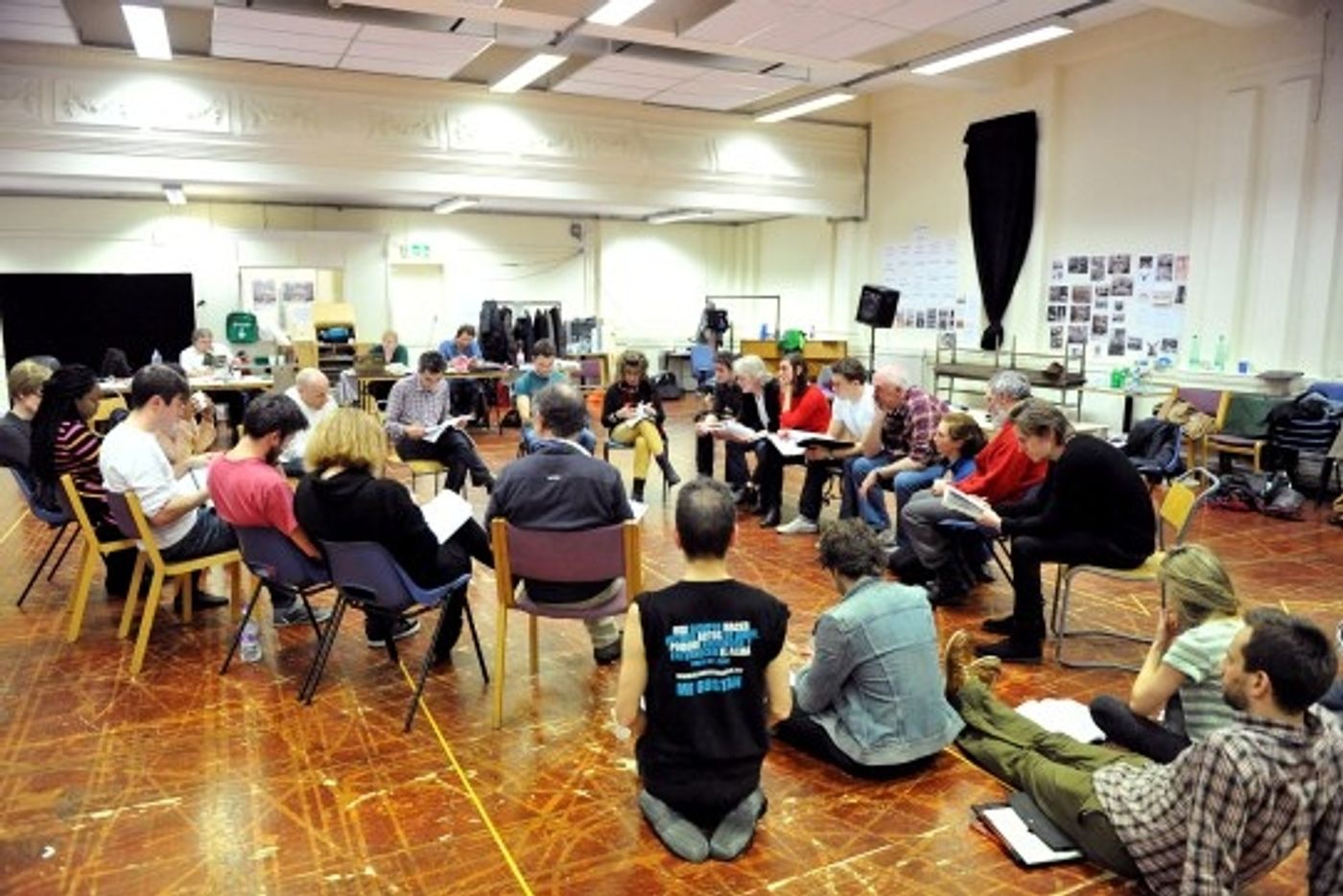 Photo Flash: Sneak Peek at Jonathan Slinger, Greg Hicks and More in RSC's HAMLET Photo Flash: Sneak Peek at Jonathan Slinger, Greg Hicks and More in RSC's HAMLET Image