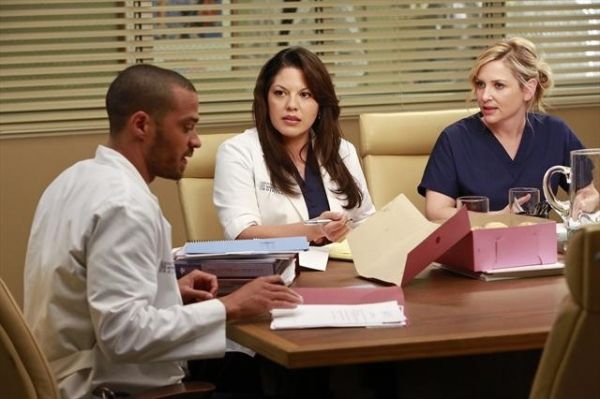 JESSE WILLIAMS, SARA RAMIREZ, JESSICA CAPSHAW Photo