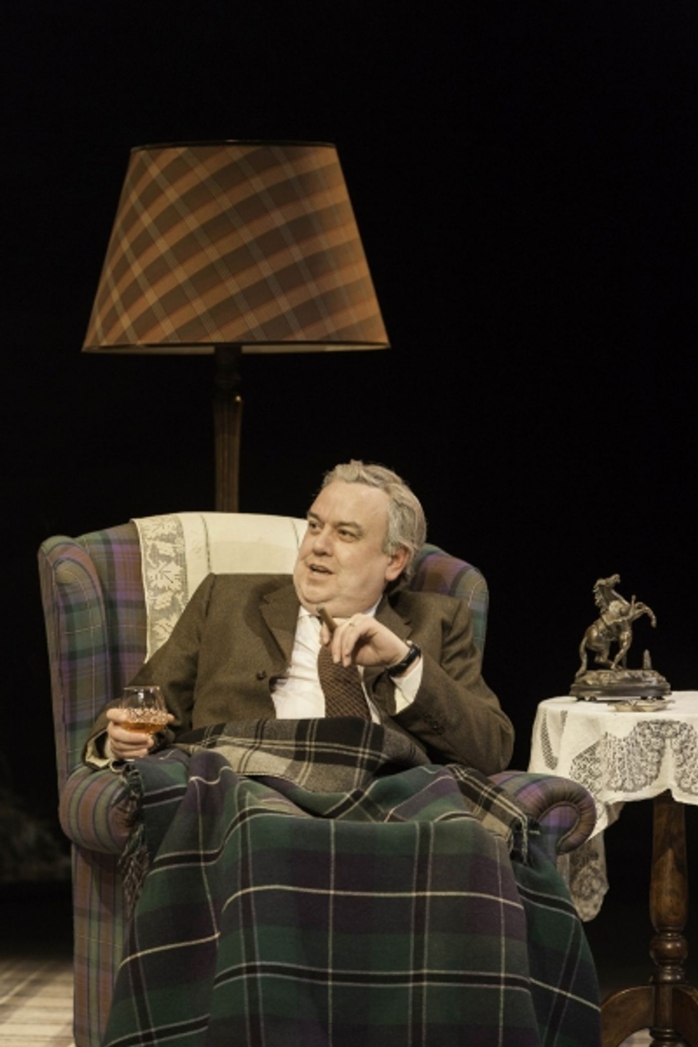 Photo Flash: Back as The Queen! First Look at Helen Mirren, Michael Elwyn and More in THE AUDIENCE  Image