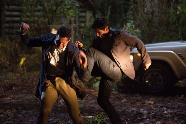 Sasha Roiz, David Giuntoli Photo