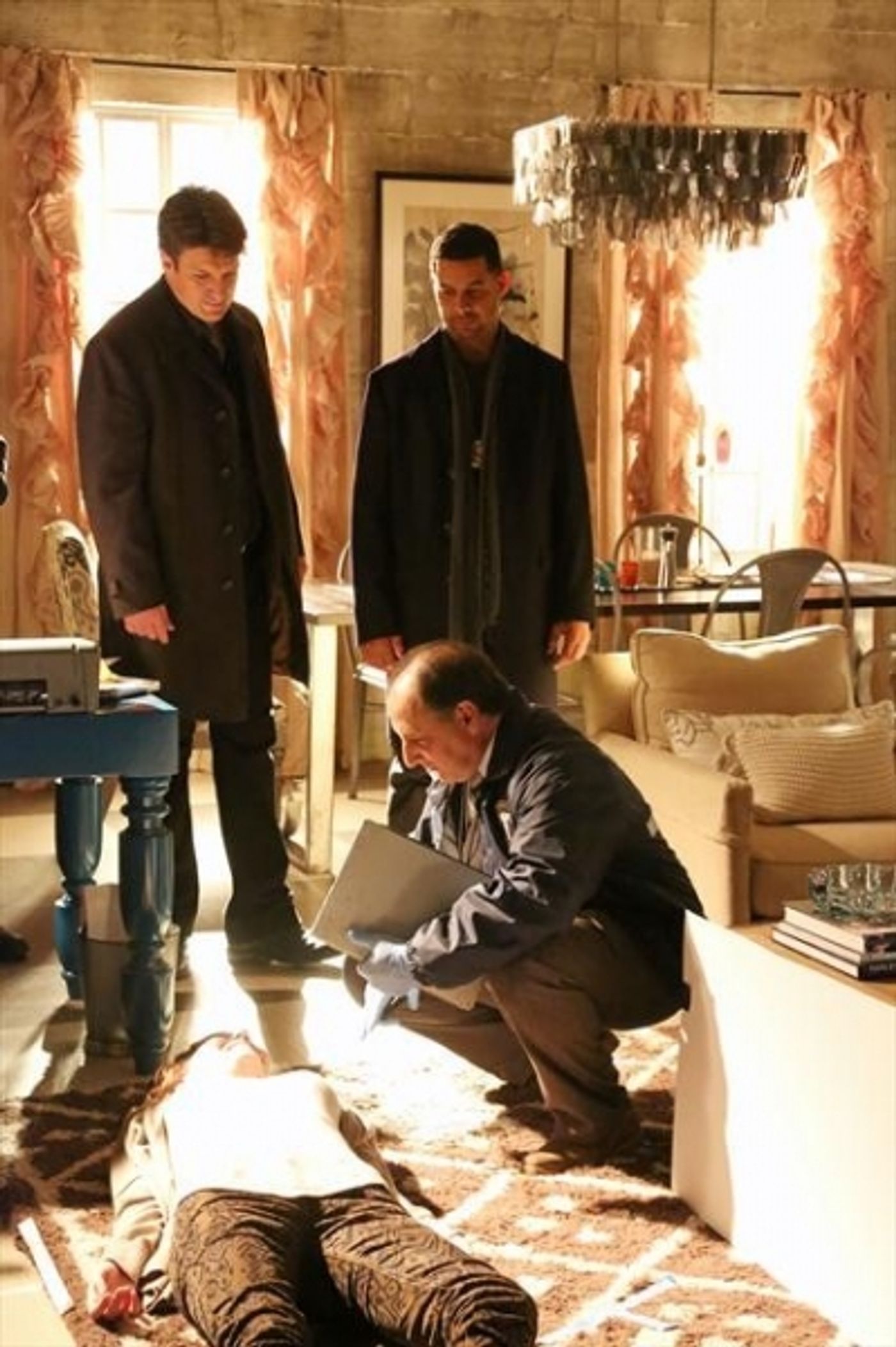 Photo Flash: First Look - CASTLE's 'Scared to Death,' Airing 3/18  Image