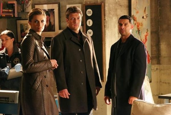 STANA KATIC, NATHAN FILLION, JON HUERTAS Photo
