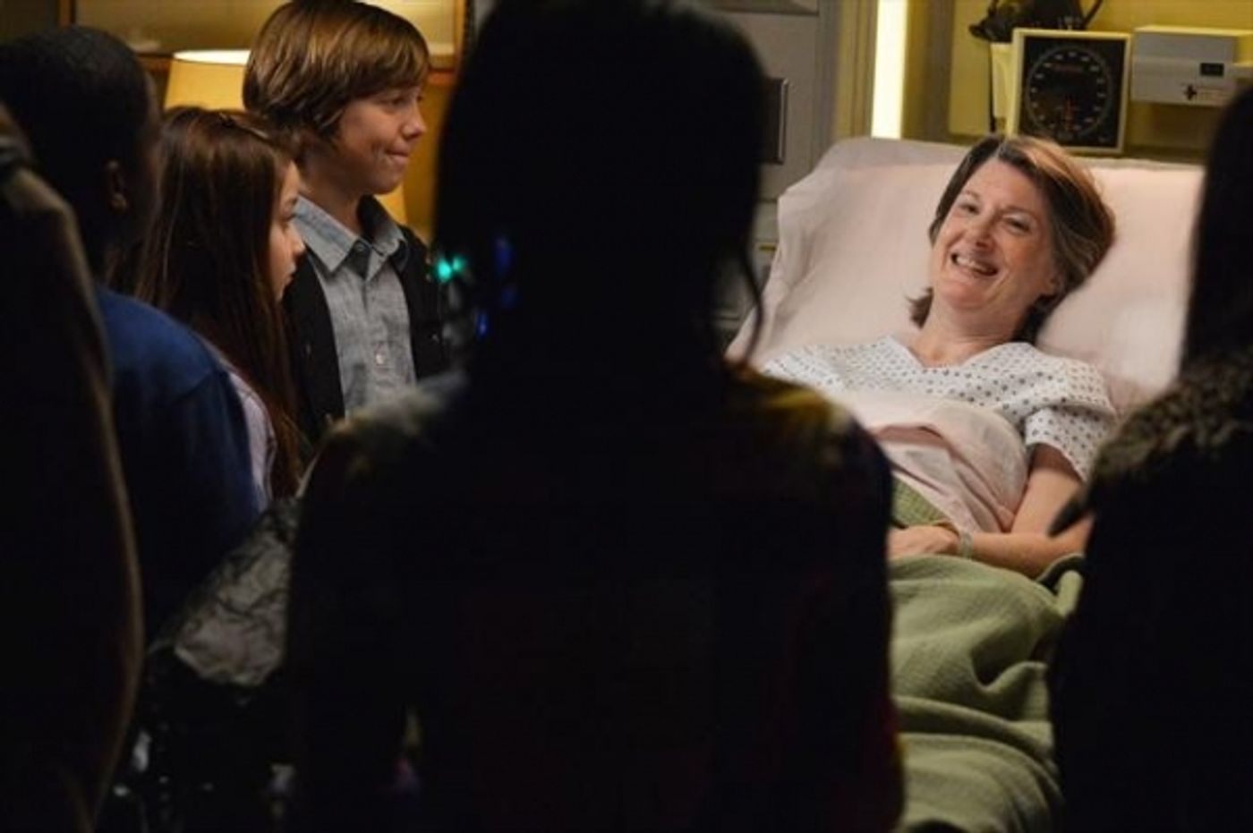Photo Flash: First Look - GREY'S ANATOMY's 'Idle Hands,' Airing 3/21  Image