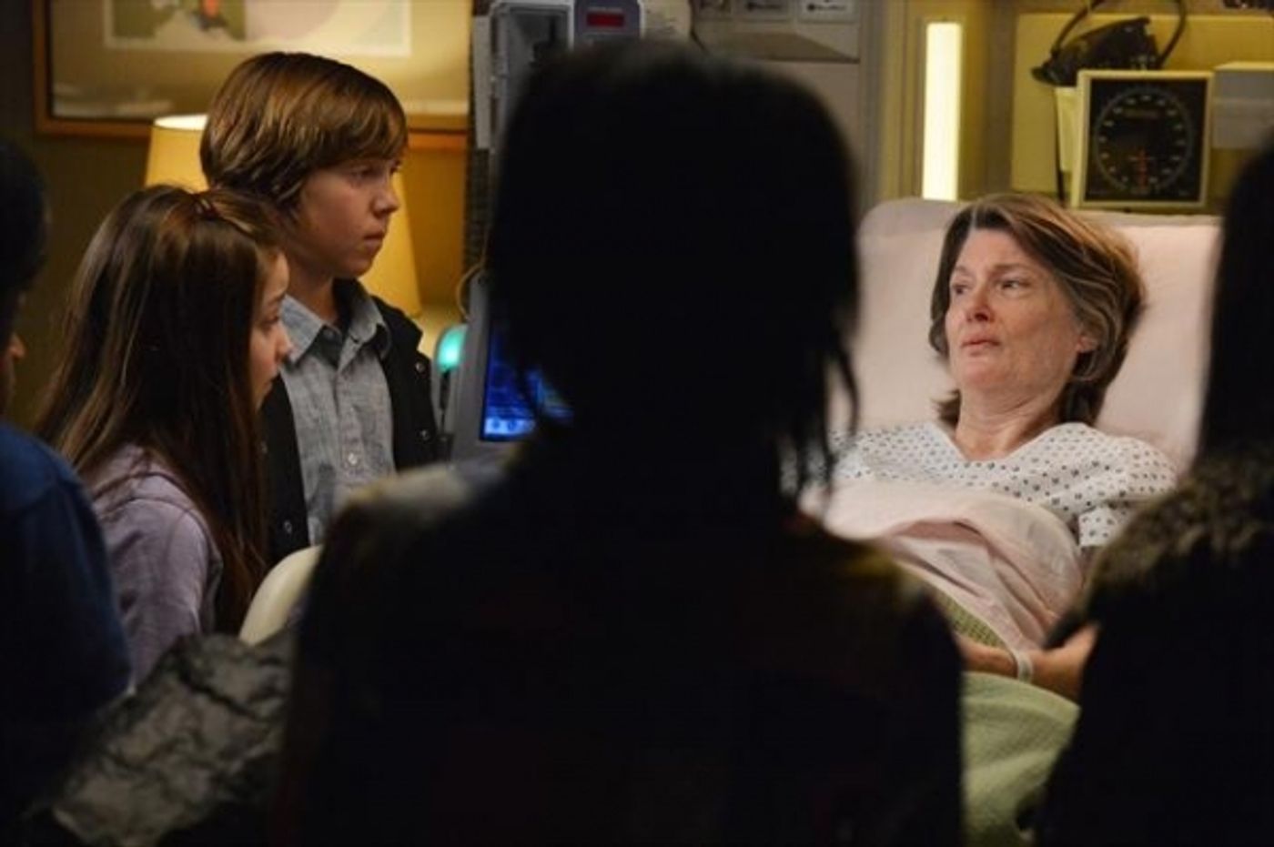 Photo Flash: First Look - GREY'S ANATOMY's 'Idle Hands,' Airing 3/21  Image