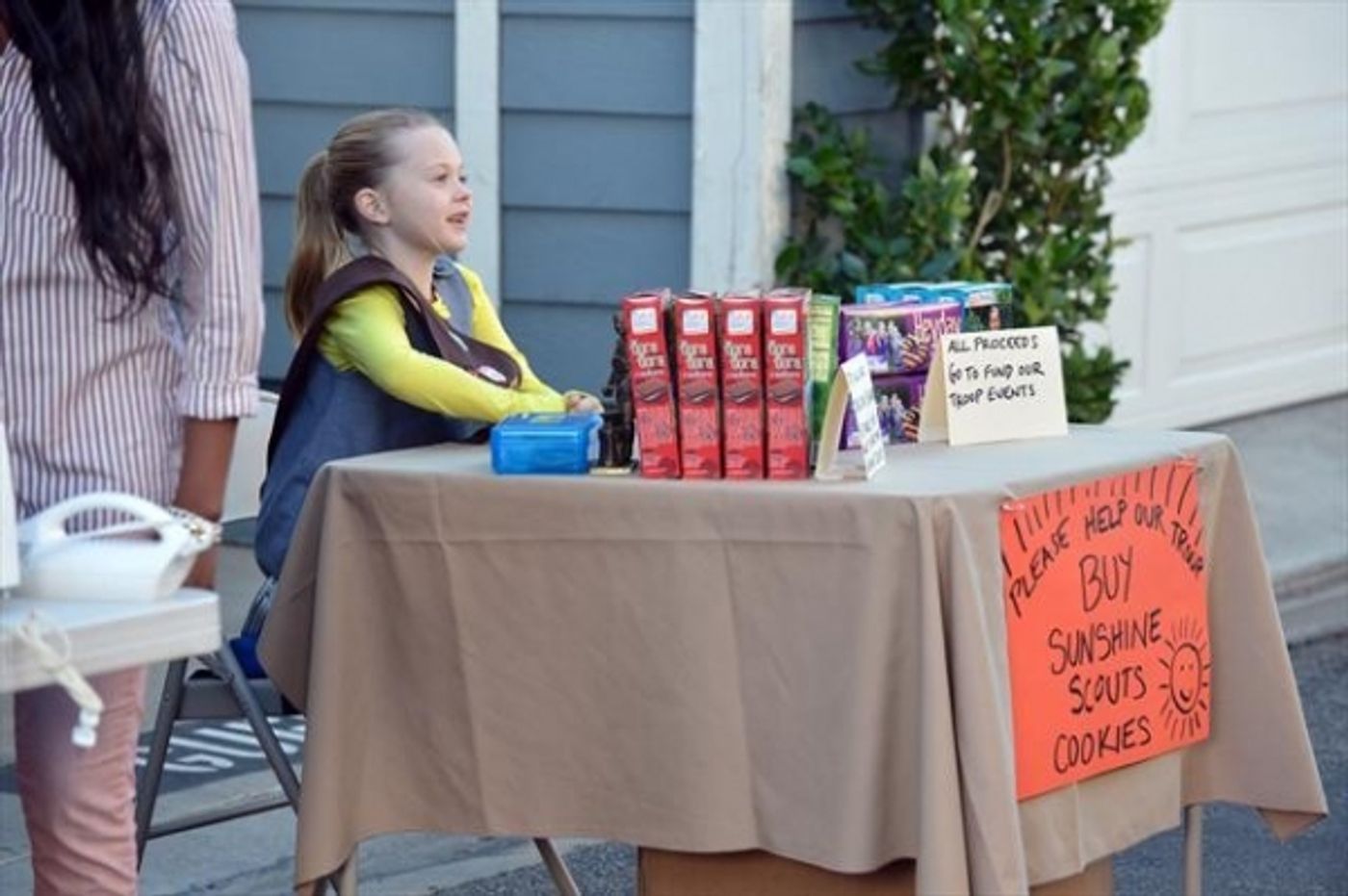 Photo Flash: Bethenny Frankel Guest Stars on THE NEIGHBORS, Airing 3/20  Image