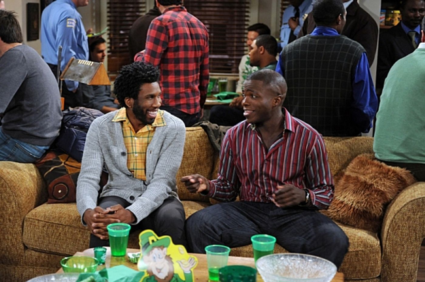 Photo Flash: First Look - MIKE & MOLLY's 'St. Patrick's Day,' Airing 3/18  Image