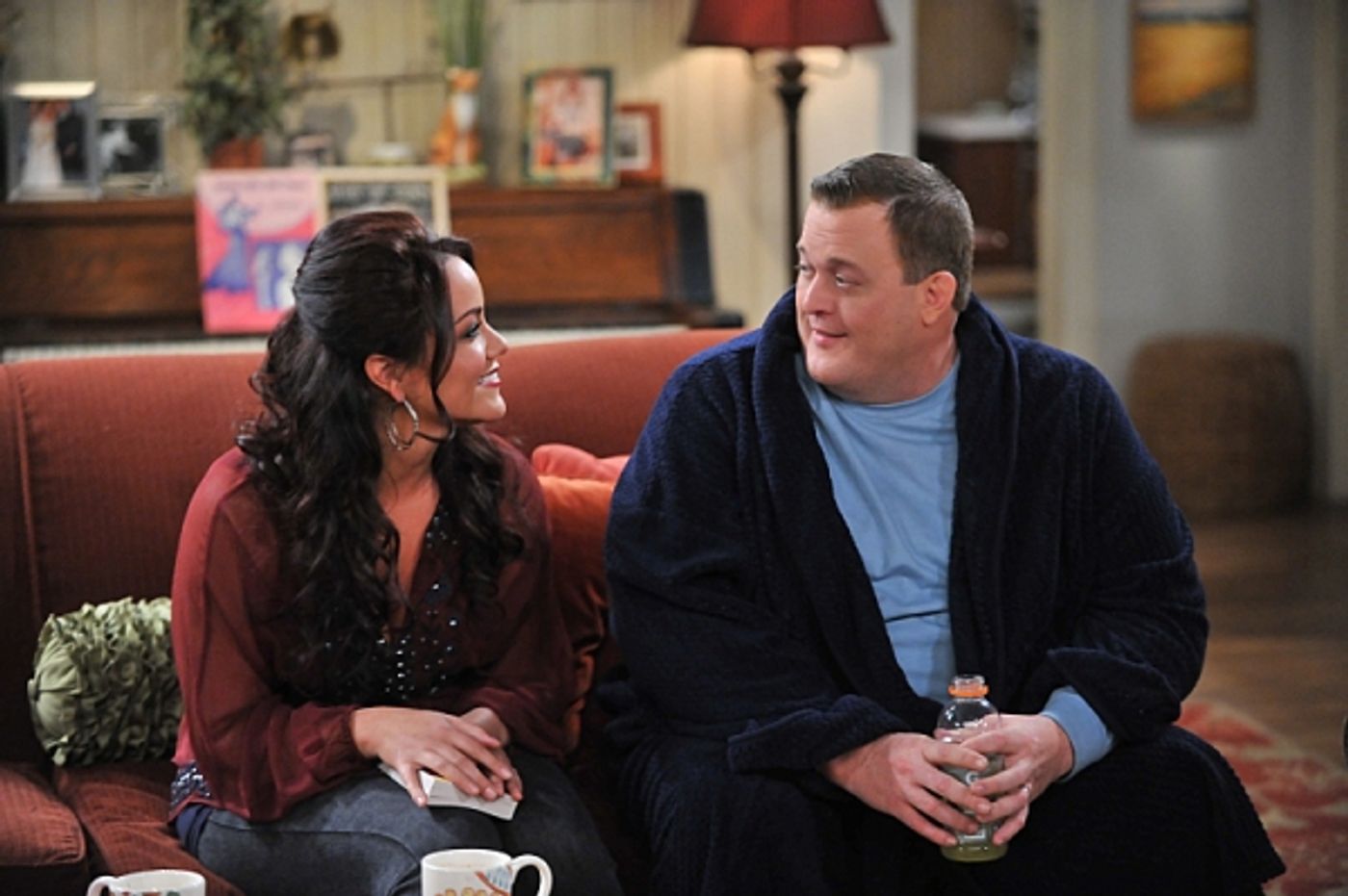 Photo Flash: First Look - MIKE & MOLLY's 'St. Patrick's Day,' Airing 3/18  Image
