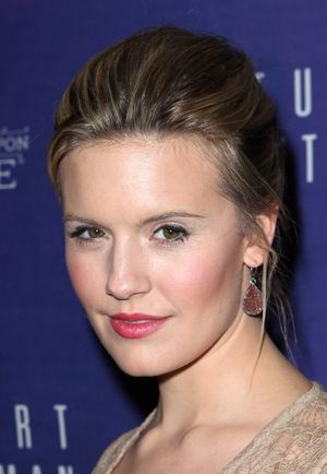 Maggie Grace  Photo