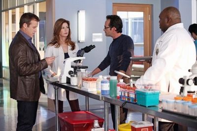 Mark Valley, Dana Delany, Luke Perry, WINDELL D. MIDDLEBROOKS Photo