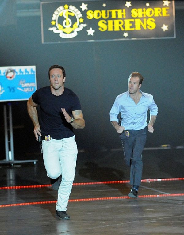 Alex O'Loughlin, Scott Caan Photo
