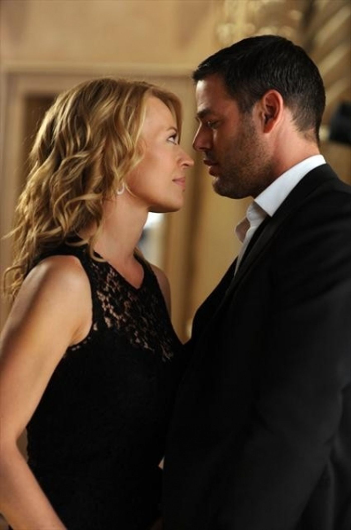 Photo Flash: First Look - BODY OF PROOF's 'Fallen Angel,' Airing 3/26  Image