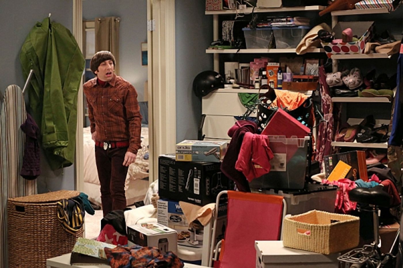 Photo Flash: THE BIG BANG THEORY's 'The Closet Reconfiguration,' Airing 3/14  Image