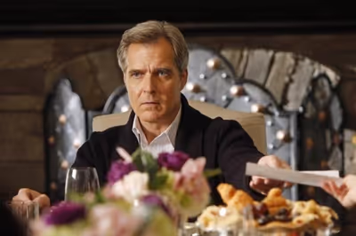 Henry Czerny Photo