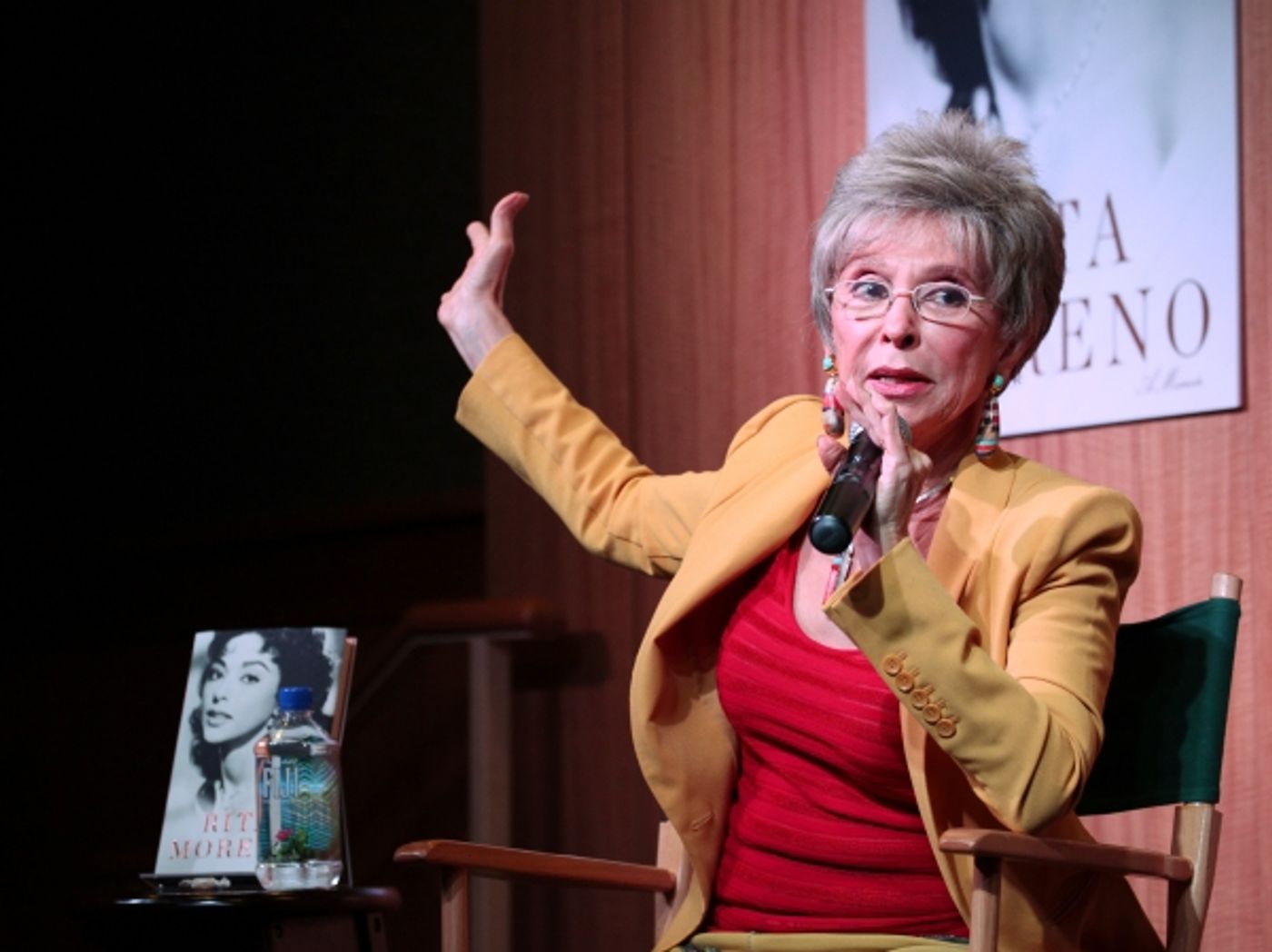 Photo Coverage: Rita Moreno Signs Memoir at Barnes & Noble  Image