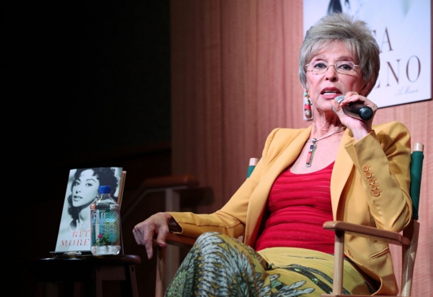 Photo Coverage: Rita Moreno Signs Memoir at Barnes & Noble  Image