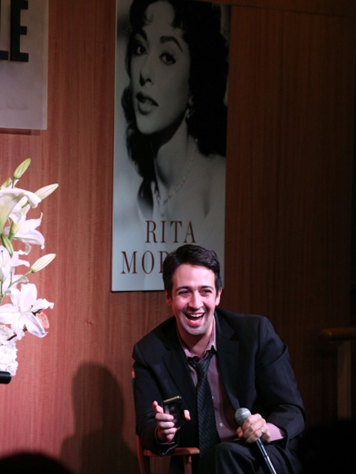 Photo Coverage: Rita Moreno Signs Memoir at Barnes & Noble  Image