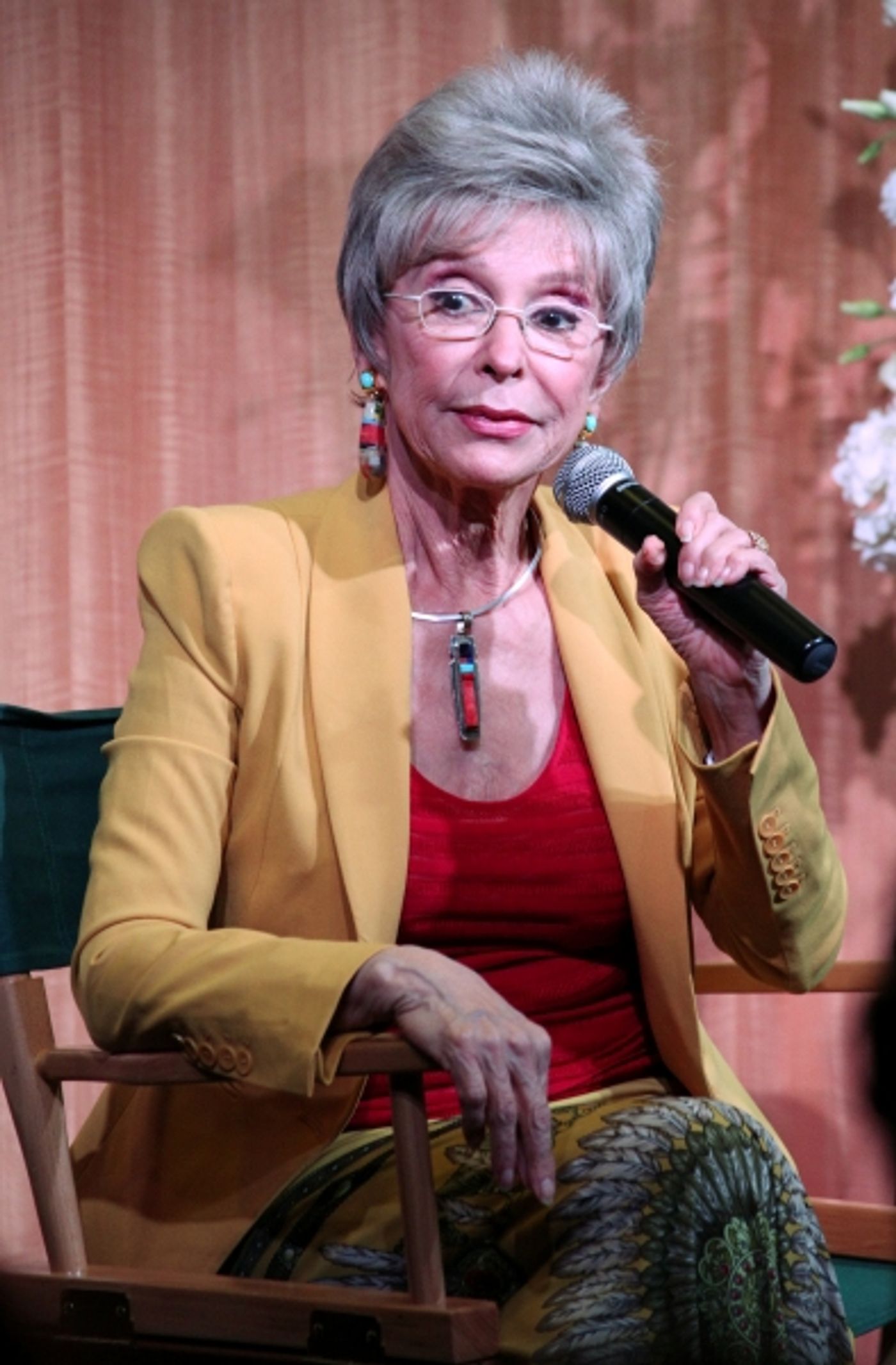 Photo Coverage: Rita Moreno Signs Memoir at Barnes & Noble  Image