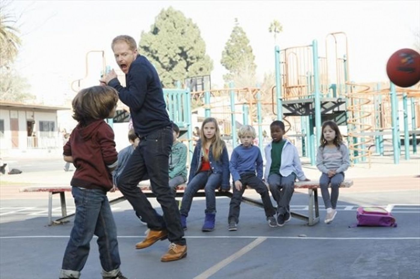 Photo Flash: First Look - MODERN FAMILY's 'The Wow Factor,' Airing 3/27  Image
