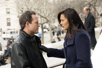 Dean Winters, Mariska Hargitay Photo