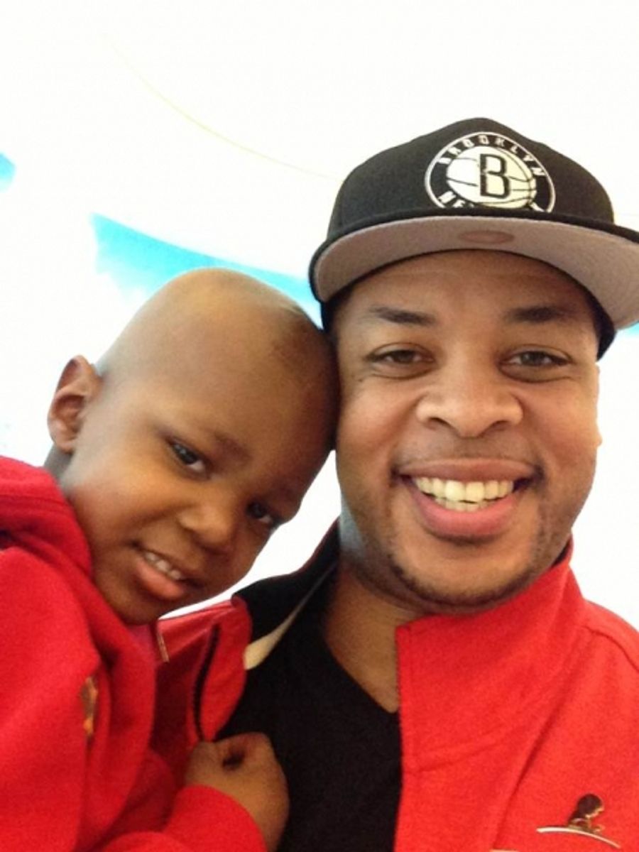 Photo Flash: Gospel Singer James Fortune Visits St. Jude's Children's Hospital in Memphis Image