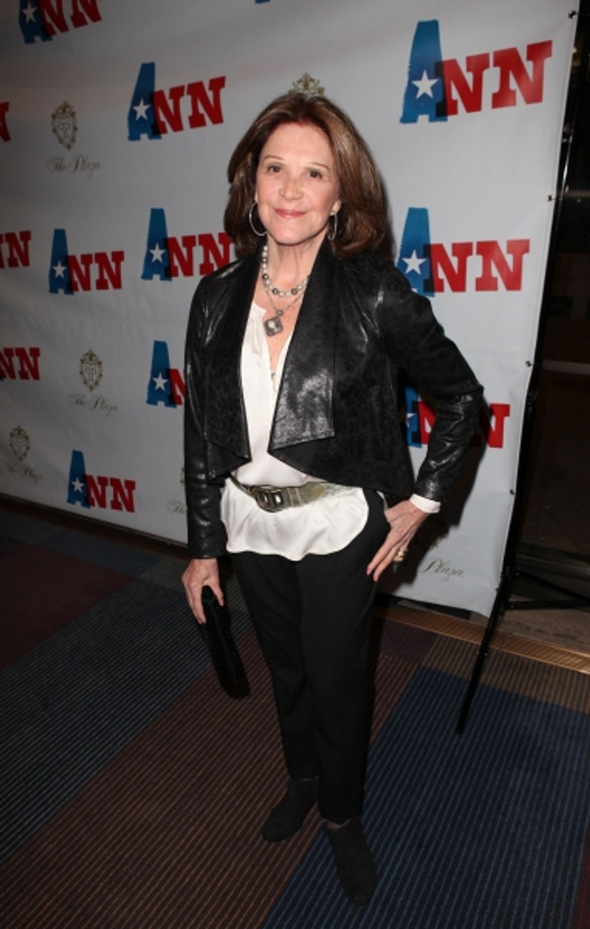 Linda Lavin  at 