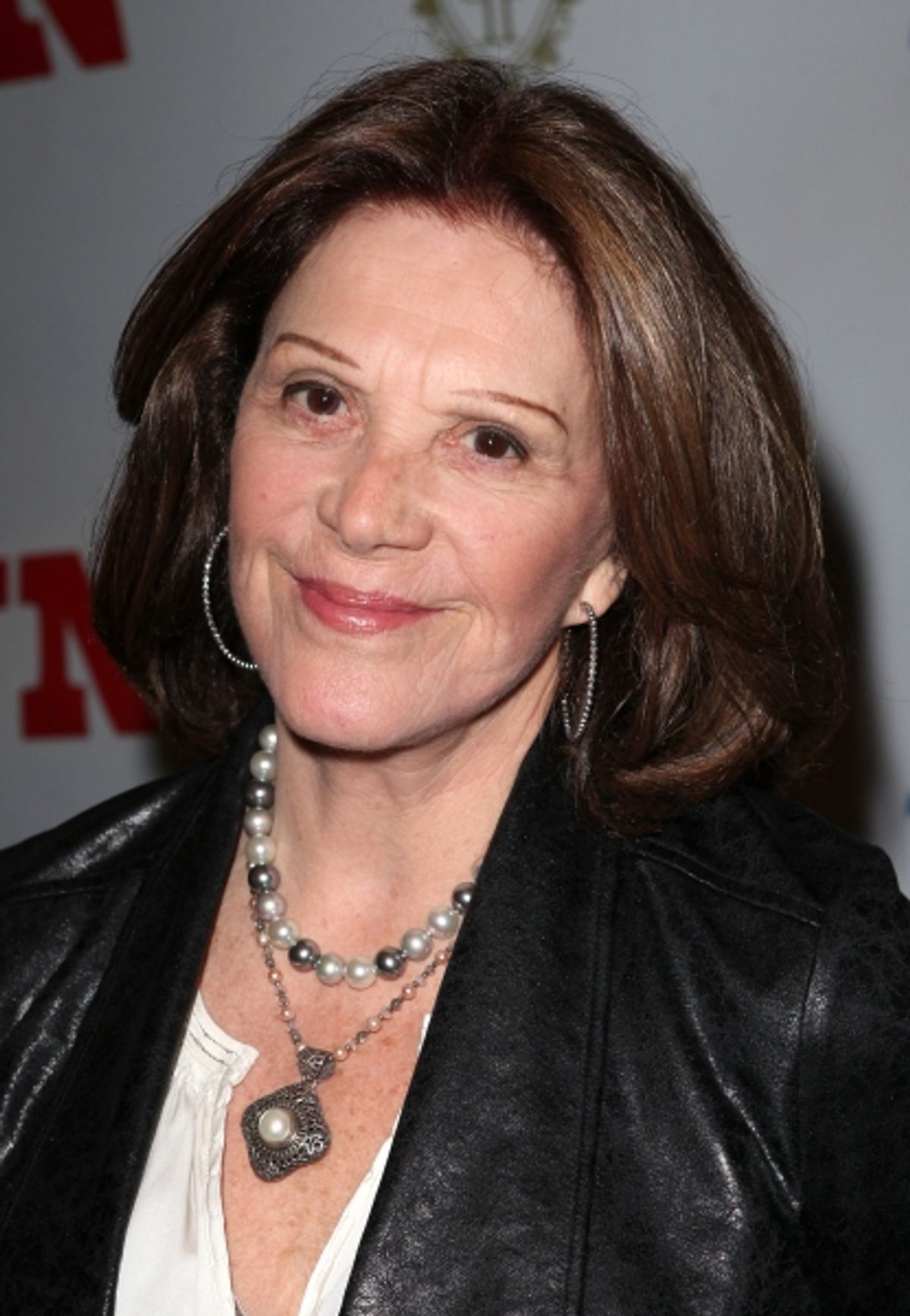 Linda Lavin  at 