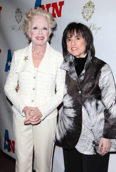 Holland Taylor &amp; Harriet Leve Photo