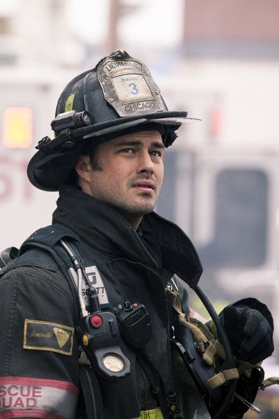 Taylor Kinney Photo