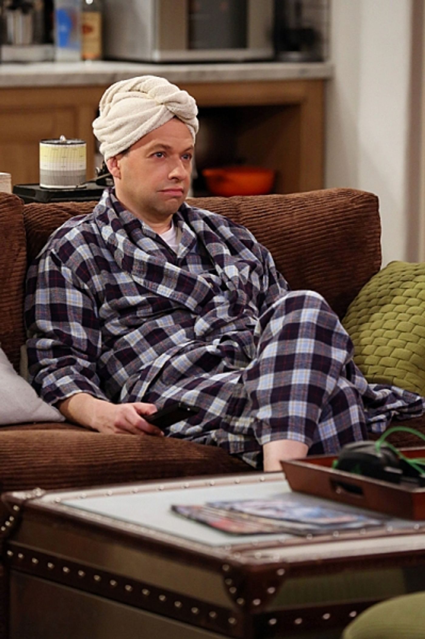 Photo Flash: First Look - Next Week's TWO AND A HALF MEN  Image