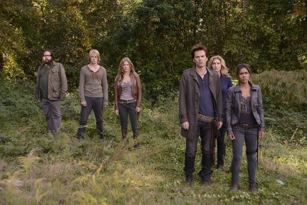 Zak Orth, Graham Rogers, Tracy Spiridakos, Billy Burke, ELIZABETH MITCHELL, Daniella  Photo